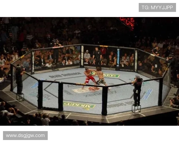 UFC终极格斗冠军赛现场直播:巅峰对决热血开战! UFC终极格斗冠军赛现场直播:巅峰对决热血开战!